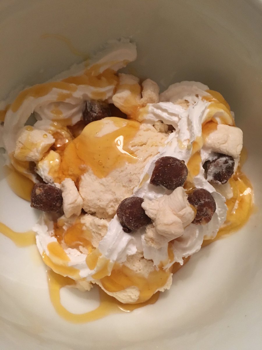 Turning_Vegan's tweet photo. #Vegan late night snack. https://t.co/StQ76Ju4OS