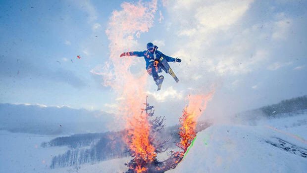 EllaWonderjuice's tweet photo. Not the flames! #ExtremeSnow @sweettestlab https://t.co/u7AoH7aqfC