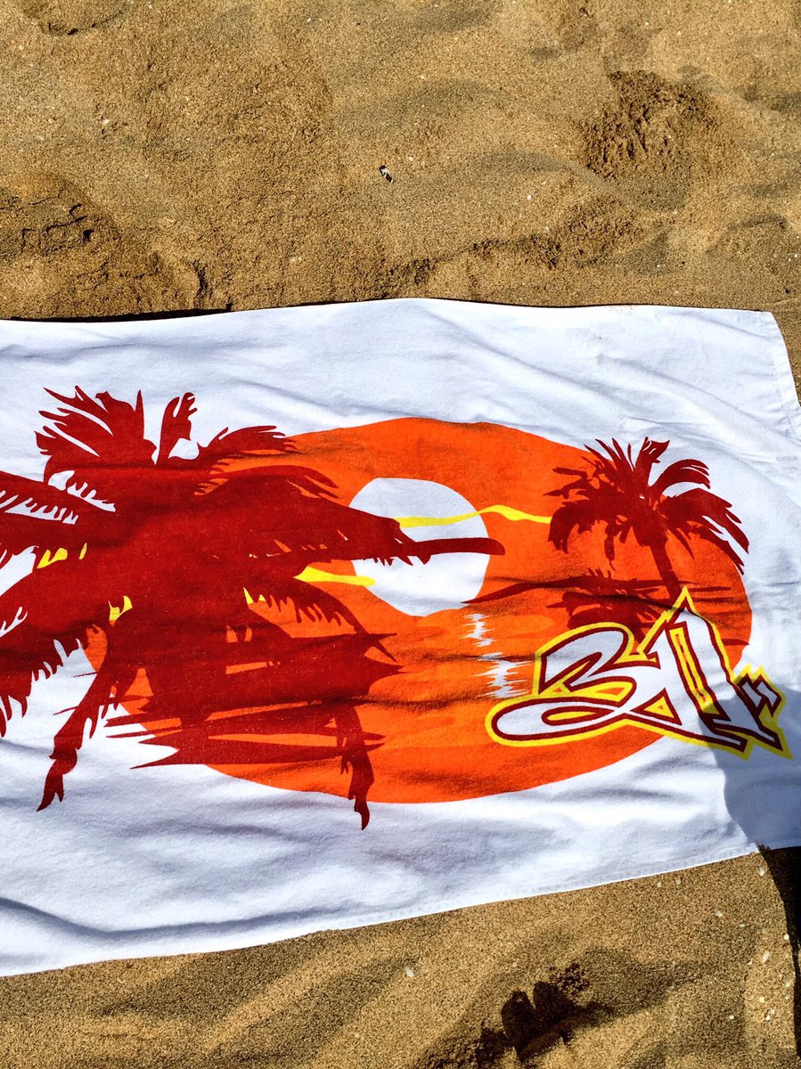 jasonhoeptner's tweet image. @311 @pnut @NickHexum  3! 11! 3! 3! 11! Kickin' back in the sand in the sun! #doyouright #311 #gottheboom