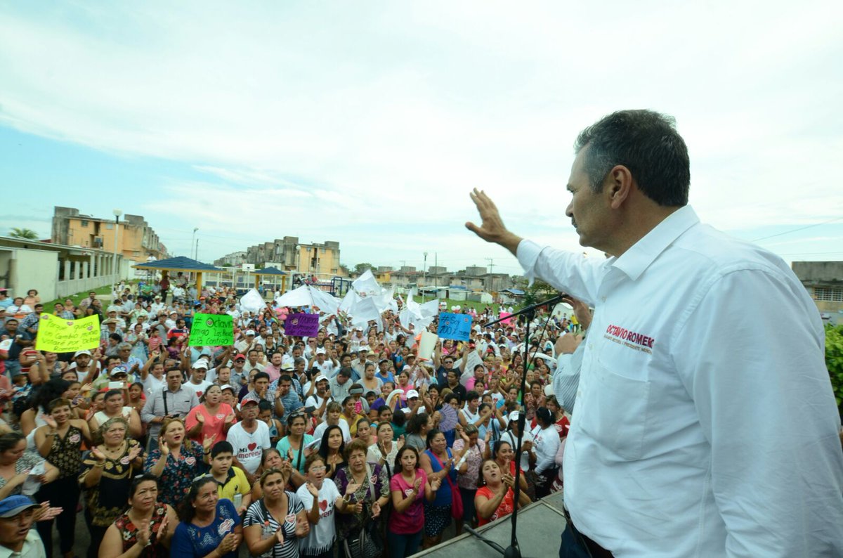 OctavioRomero_O's tweet photo. Regeneraremos #Centro desde abajo, reactivando la economía. En Las Rosas #HagamosHistoria con @lopezobrador_ https://t.co/xQhqHaiVfD
