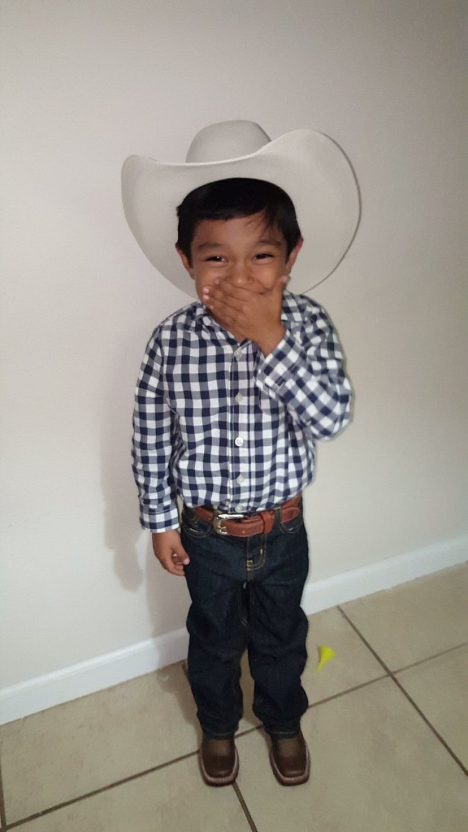 sdcontre's tweet photo. #CarlosAlejandro #mylittlecowboy #RODEOHOUSTON2016 #RODEOHOUSTON https://t.co/sOdgZdZvyk