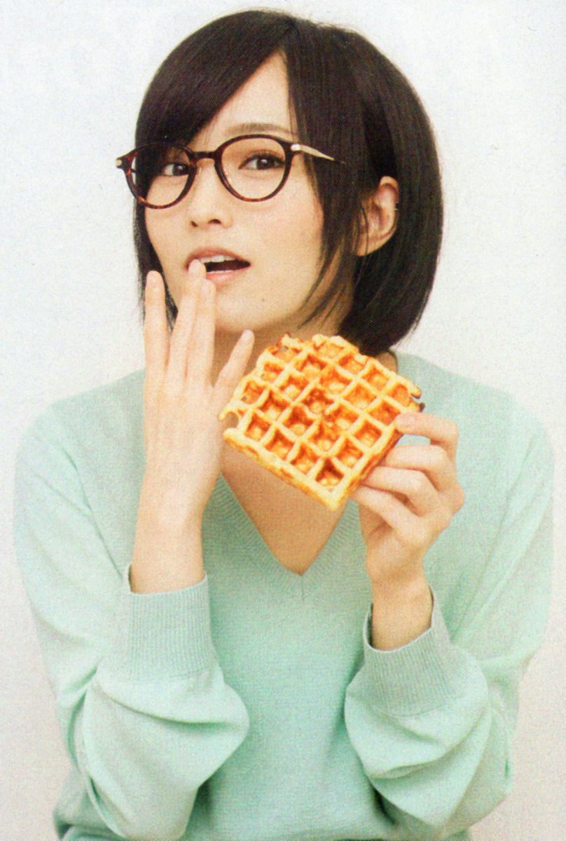 Aki Twitter પર メガ姉 さやかちゃんが ワッフル食べてます ただそれだけでも 可愛い 発売中 Smart4月号 山本彩のファッション連載 さや姉 今回のテーマは メガネ メガネは全部で3本持っています 丸メガネをヘビロテ中です T Co Br1cnu5gfu Aki Twitter પર メガ姉 さやかちゃんが ワッフル食べてます ただそれだけでも 可愛い 発売中 Smart4月号 山本彩のファッション連載 さや姉 今回のテーマは メガネ メガネは全部で3本持っています 丸メガネをヘビロテ中です T Co Br1cnu5gfu