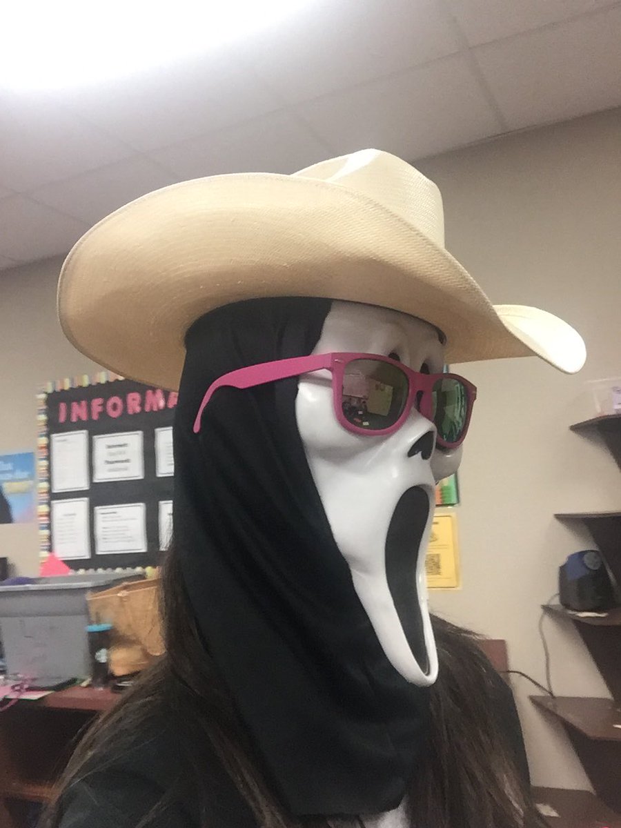 ashwilliams314's tweet image. Math review game! @6thMathWCJH @WoodCreekJrHigh #wcjhisgl #wcjhmath #dressup