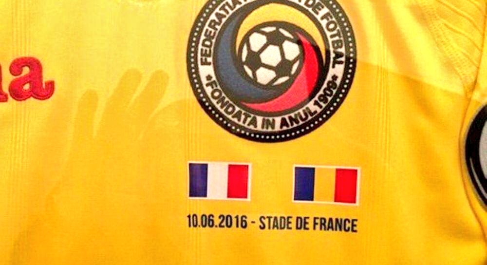 MandruRoman's tweet photo. Romania's jersey when they play France in the opening game for EURO 2016 🇷🇴⚽️ https://t.co/aAe1UmCG5U