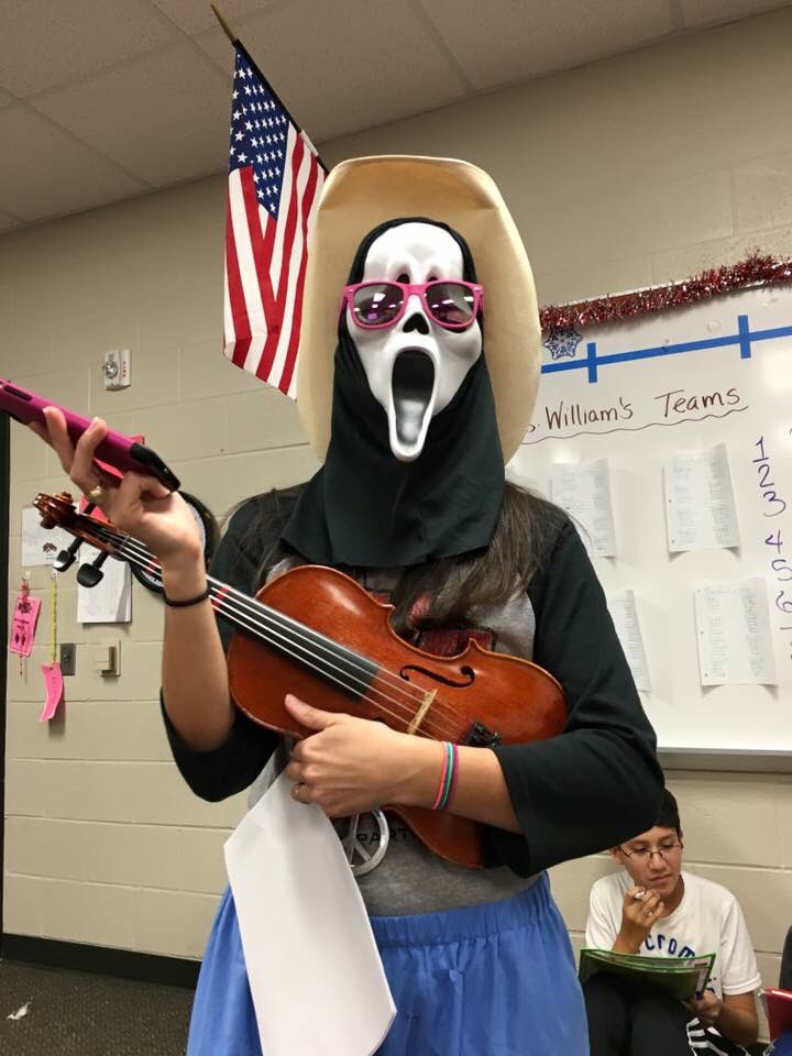 ashwilliams314's tweet image. What we do for our kids! #welovemath @6thMathWCJH #wcjhmath #wcjhisgl we dressed up when they got the ? Correct!