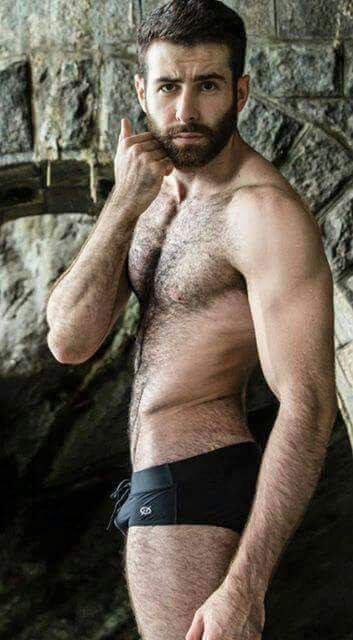 ComDesparza's tweet photo. “@_cockring: #BeardsNTattsTuesda #HorNFurryHunks #HotNScruff https://t.co/6VsR8TLv8R” #esteasi
