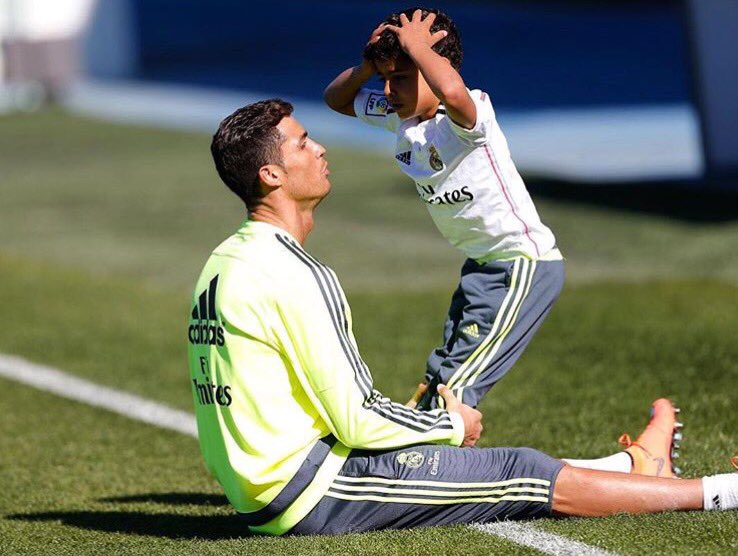 Cristiano's tweet photo. Future ❤️💋👌🏼⚽️👍🏼 https://t.co/aqHmSstejm