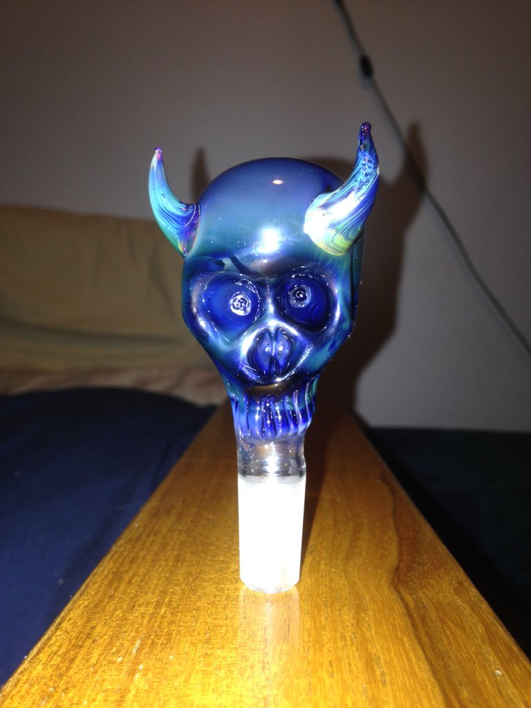 jcurr47's tweet image. clean glass feels good #chakaglass