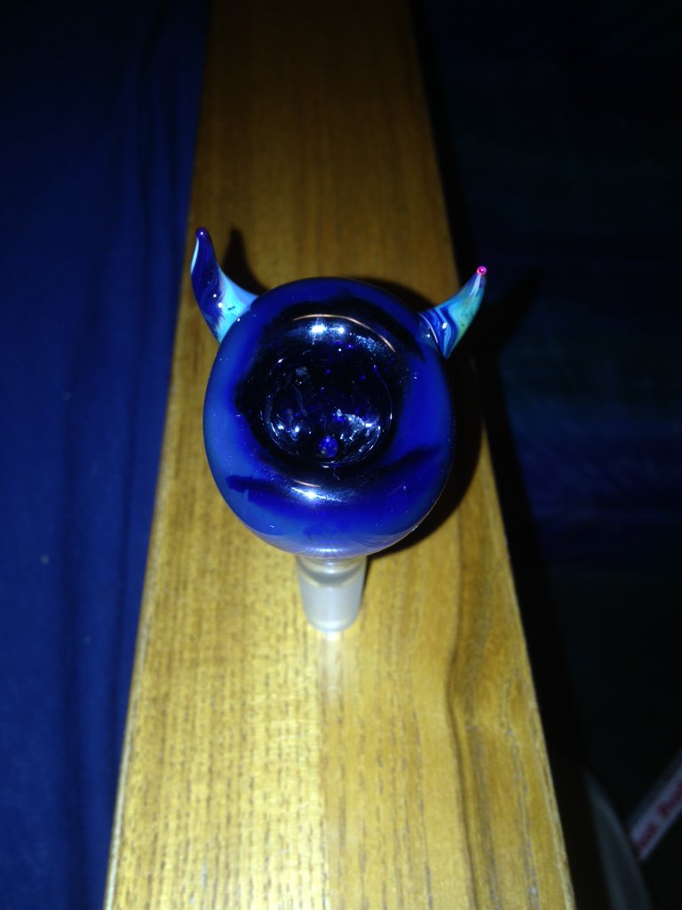 jcurr47's tweet image. clean glass feels good #chakaglass