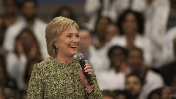 abierta_tv's tweet photo. EEUU: Clinton agradece a mujeres y afroamericanos por su victoria. https://t.co/TqYKbnkJmT https://t.co/Fe815t8k3S