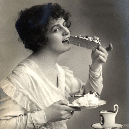 foodandwine's tweet photo. Study says there's a biological reason we are always hungry. #FWx https://t.co/lPyMMecBE6 https://t.co/9gHODyVjyY