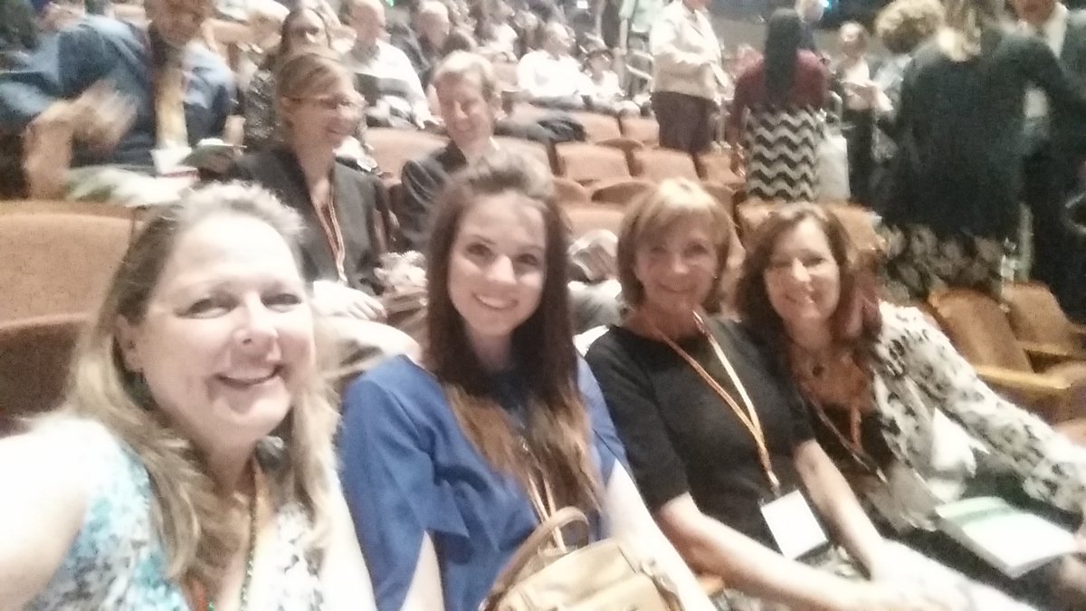 A_BatesFndtn's tweet photo. Making it happen @SVPFastPitch https://t.co/T7x6Ci111S