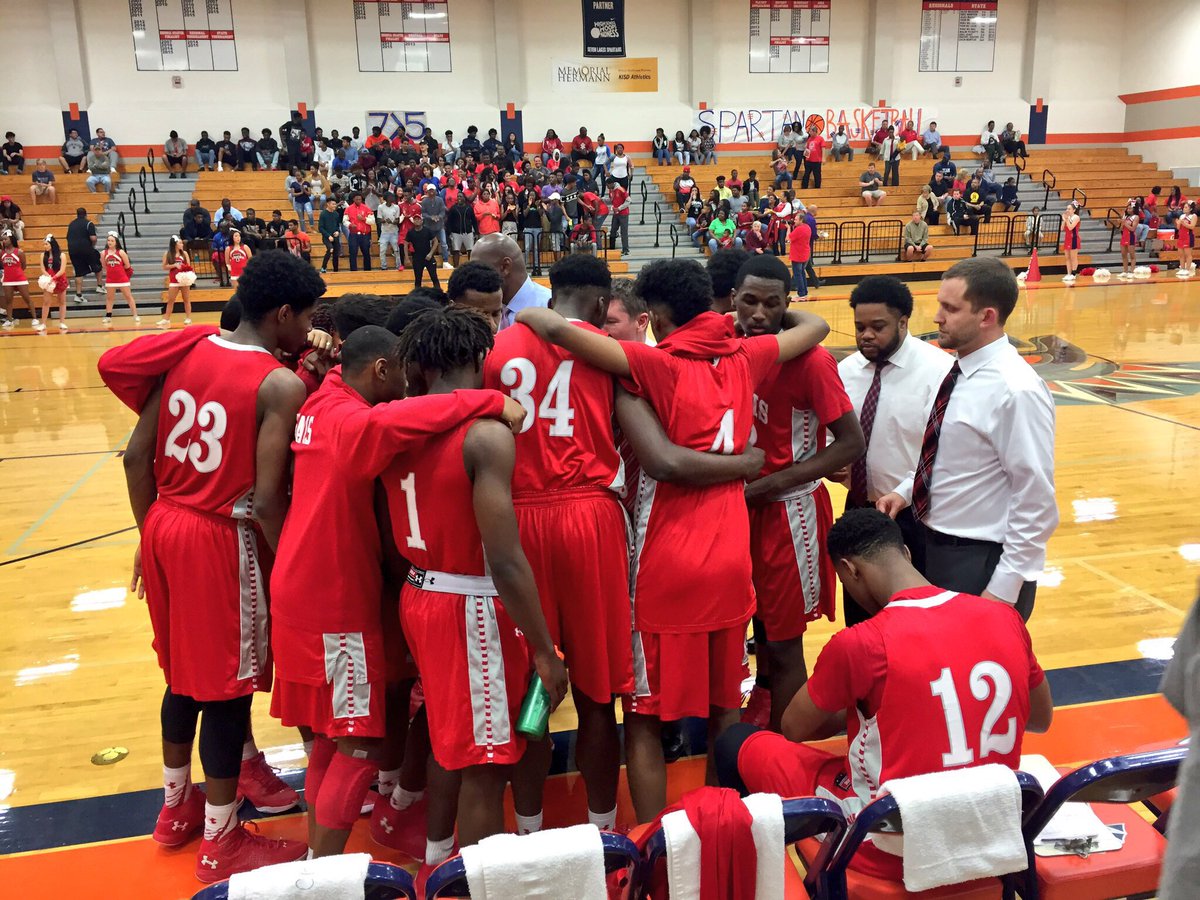 kdminear's tweet photo. We are ready for Round 3! Let's go Tigers! You've got this! โค๏ธ๐ฏ๐ #travishoops #family https://t.co/i82MF29C0U