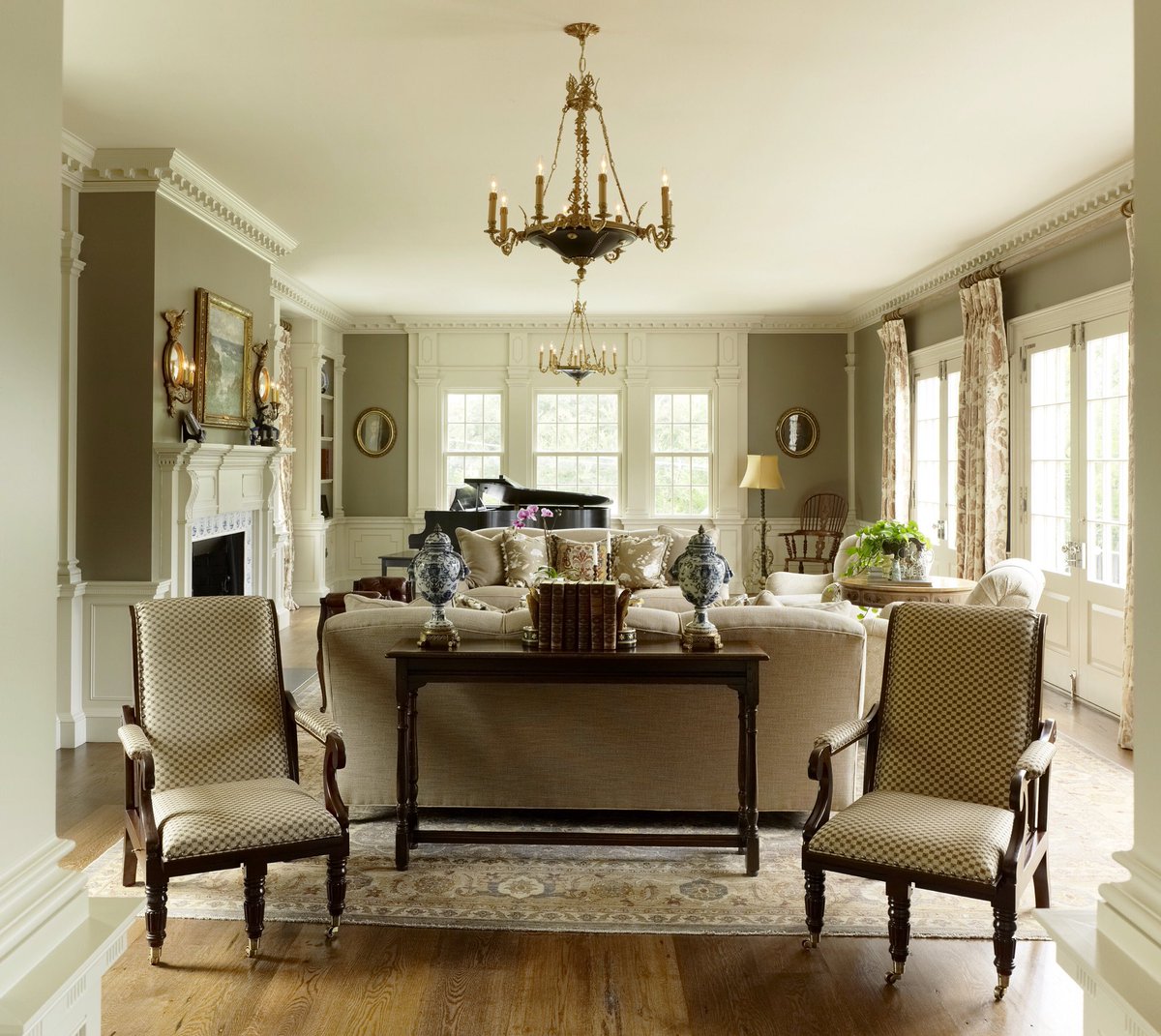 Custom Colonial Revival Molding by Hull Historical #timelesshouse #architecture instagram.com/p/BCbrzIbAI8W/