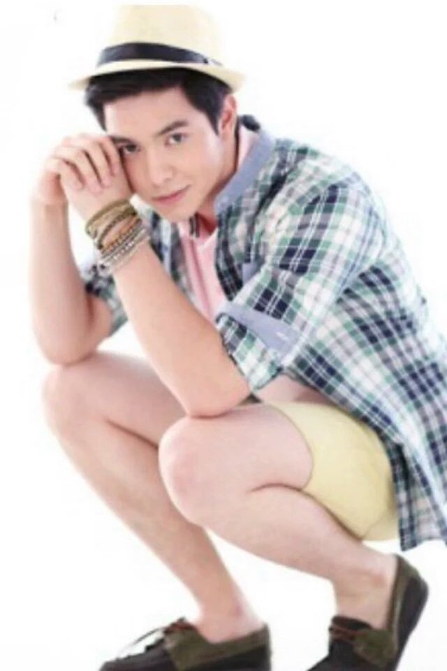 yhappun's tweet photo. Happy Blessed Wednesday ADN around the world. stay pretty &amp; handsome evryjuan #ALDUBMysteryBox https://t.co/kvJW9pVvkM