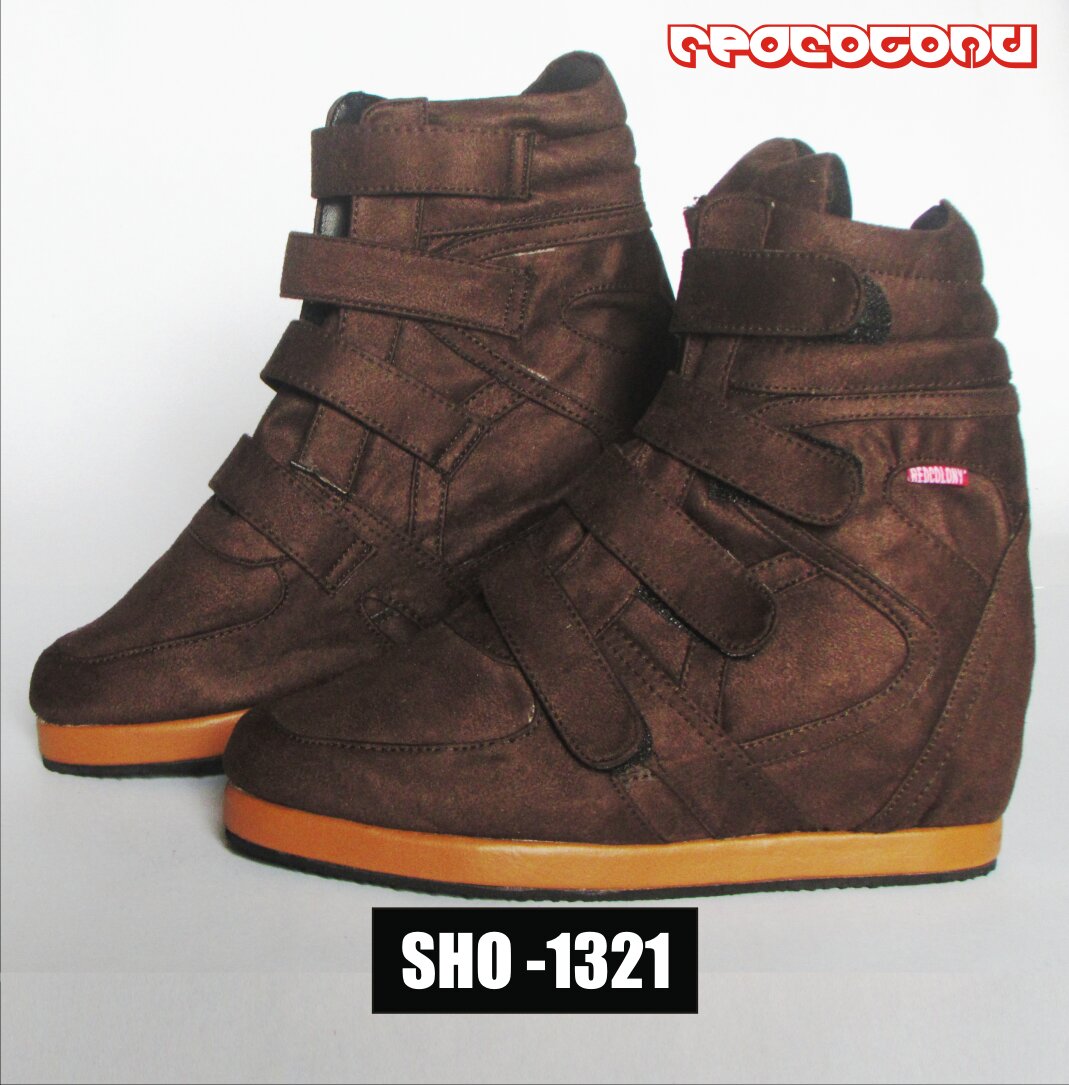 NEW ARRIVAL //
SNEAKER WEDGES //
BROWN SUEDE //
CODE : SHO - 1321 //
SIZE:  38 //
PRICE : IDR. 350K //
