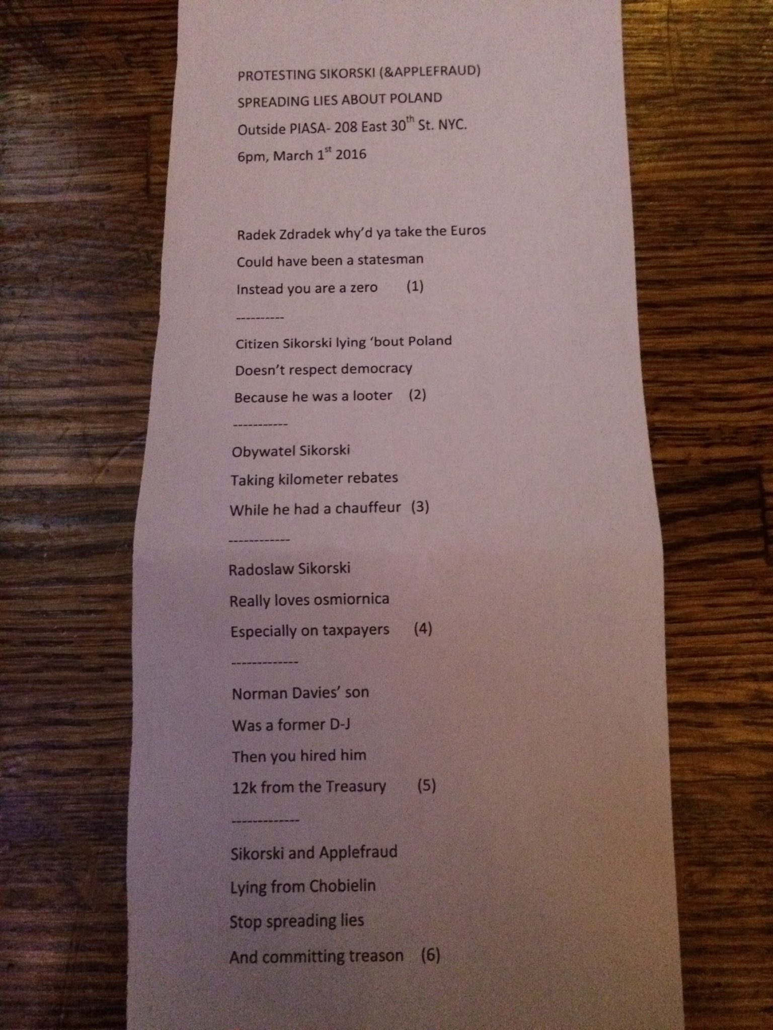 CcglUJDWoAAKD6B.jpg:large