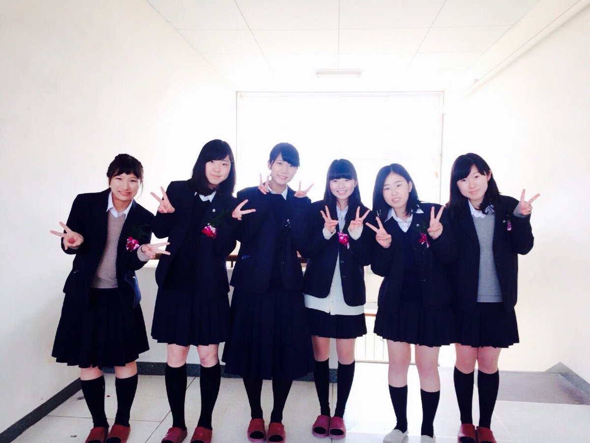 いまいりりこ𓃟 池田高校卒業しました 最初入学して 5中生ほんと少ないし友達できるか不安でしかなかったけど素晴らしすぎる友達いっぱい作れてよかった T Co Nym3nmoxbp