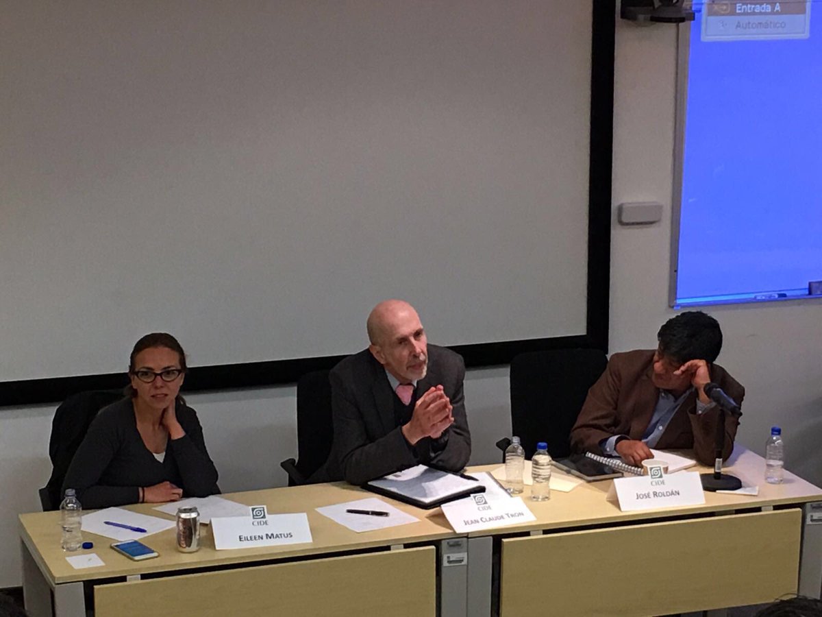 1er Cátedra PIRCE <a href="/jrxopa/">José Roldán Xopa</a> <a href="/PirceCide/">PirceCide</a> <a href="/CIDE_MX/">CIDE</a> @TelecomCIDE <a href="/mfromow/">Mario Fromow</a> <a href="/elbittar/">Alexander Elbittar</a> @cofece_mx <a href="/AlejandroFaya/">Alejandro Faya</a> <a href="/IFT_MX/">IFT</a>