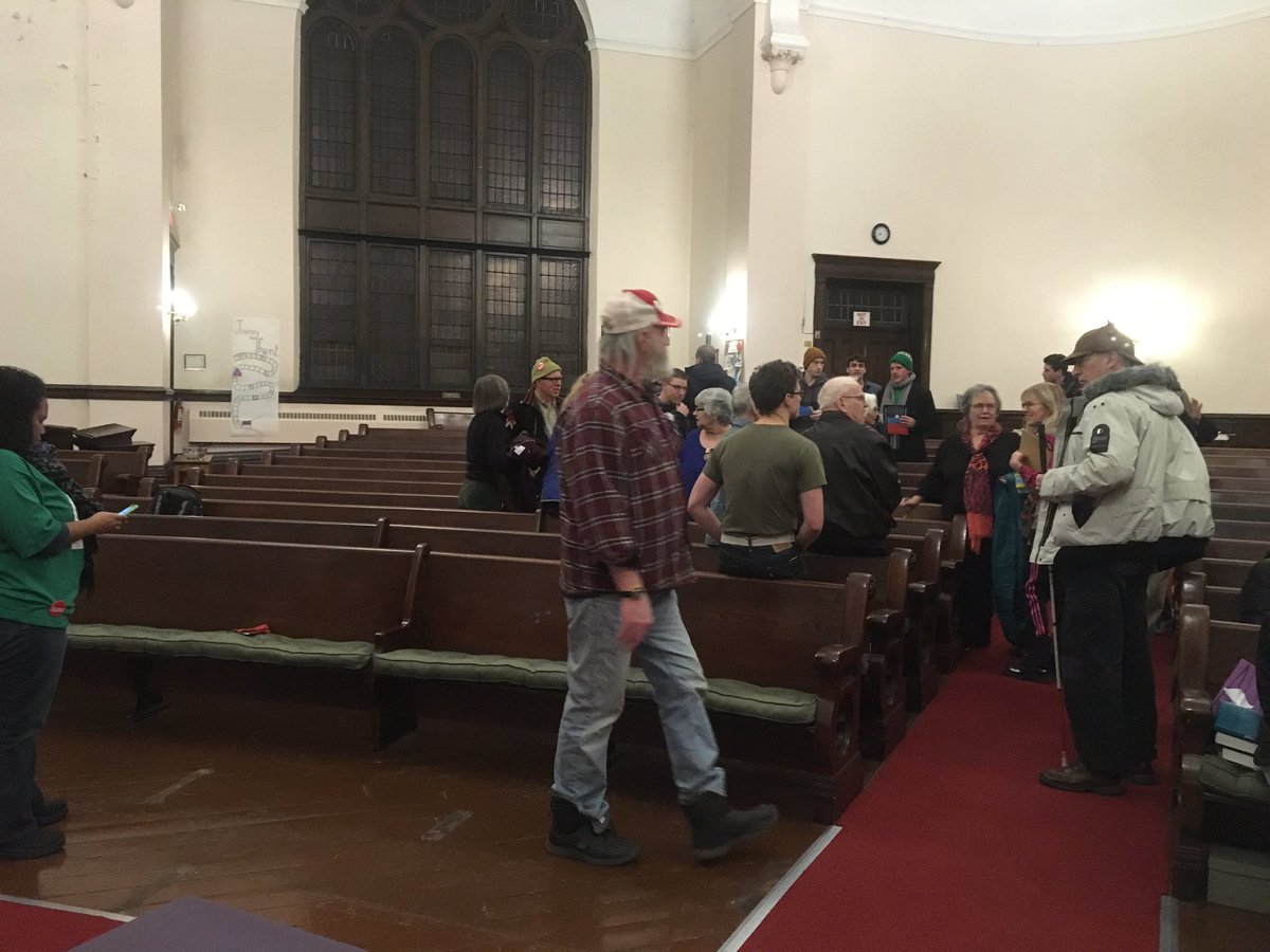 eli_coffin's tweet photo. @PhyllisKahn sub caucus in Marcy Holmes https://t.co/wqWaqyCeTZ
