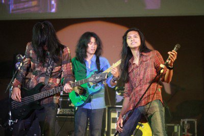 Download lagu dari <a href="/RaspberryRock1/">Raspberry Rock</a> yang berjudul Panggung Lawak. Klik disini jala.io/cvelmo