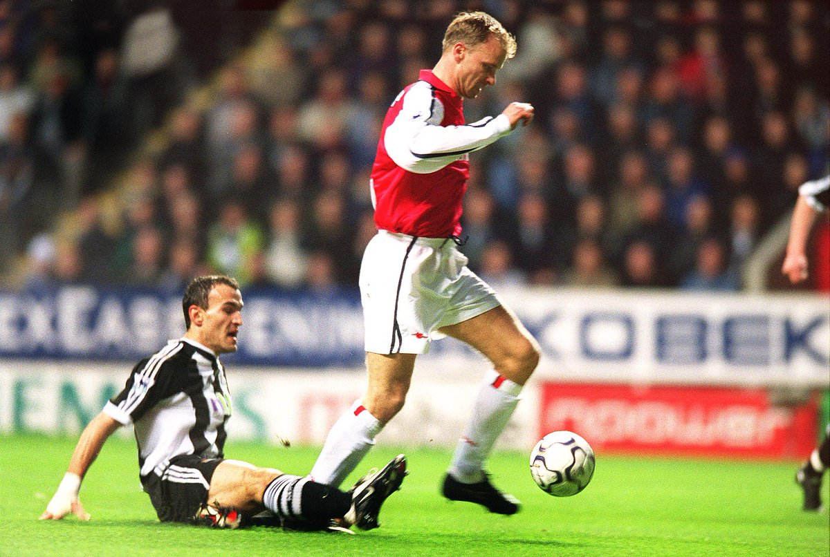 pic Dennis Bergkamp Arsenal 2002 2002 arsenal legend dennis bergkamp