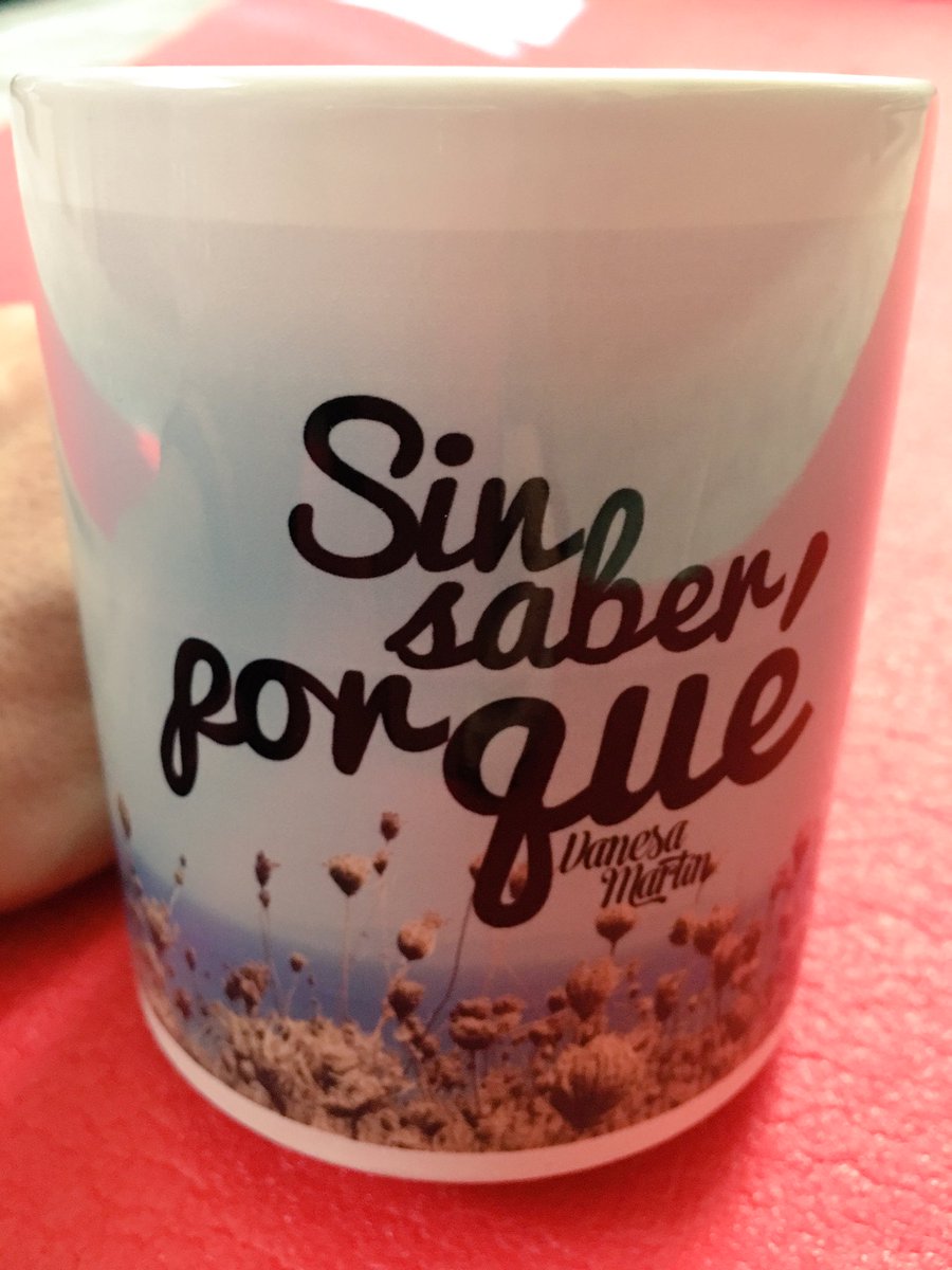 DAMAPATOLA's tweet photo. @vanesafcchile @vanesamclubfans @InfoVanesaM @vanesamartin_ @vinesvanesaVM @artisteamdo Buenos días!! 😃 Desayunando😜 https://t.co/4TyUy7IMMr