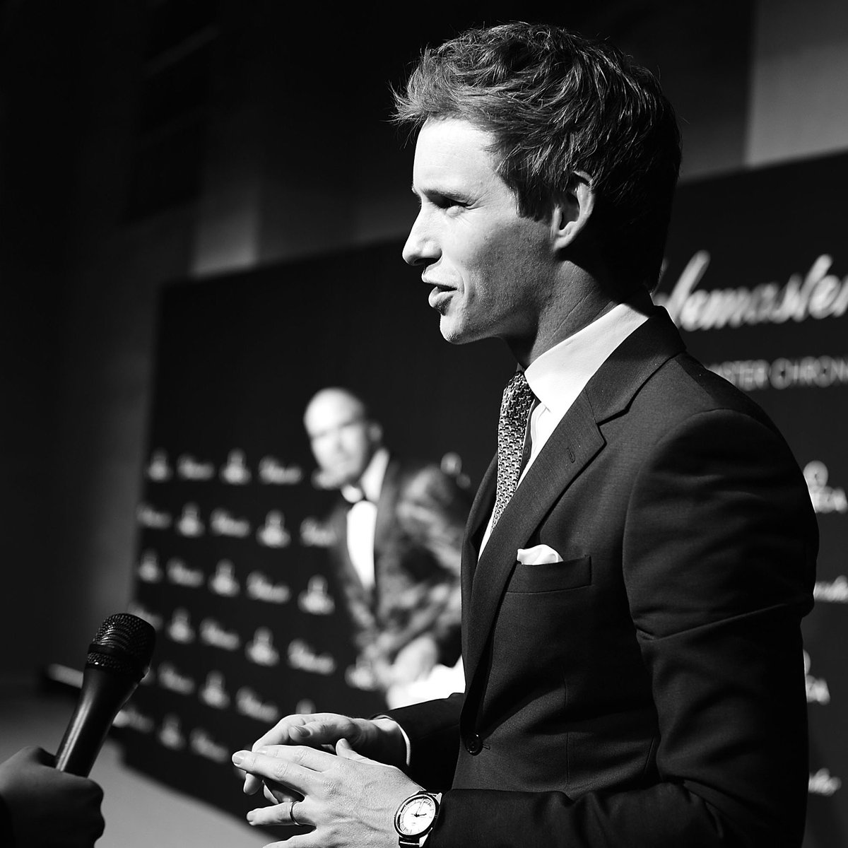omegawatches's tweet photo. [LIVE] #OMEGAGlobemaster / #OMEGAmychoice #EddieRedmayne unwinds at our Globemaster event in L.A! https://t.co/rPeyg1mHKx