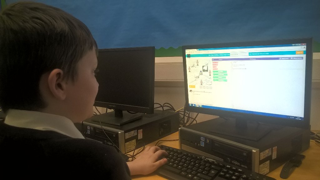 turnitonNoddy's tweet image. Yr6 Students moving on to code in #JavaScript using @HourOfCode #StarWars #code.org @TIOTeaching @FulhamPrimary