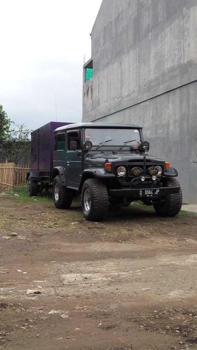 ariegenset's tweet photo. Bandung genset live https://t.co/KVC1c36Vc4