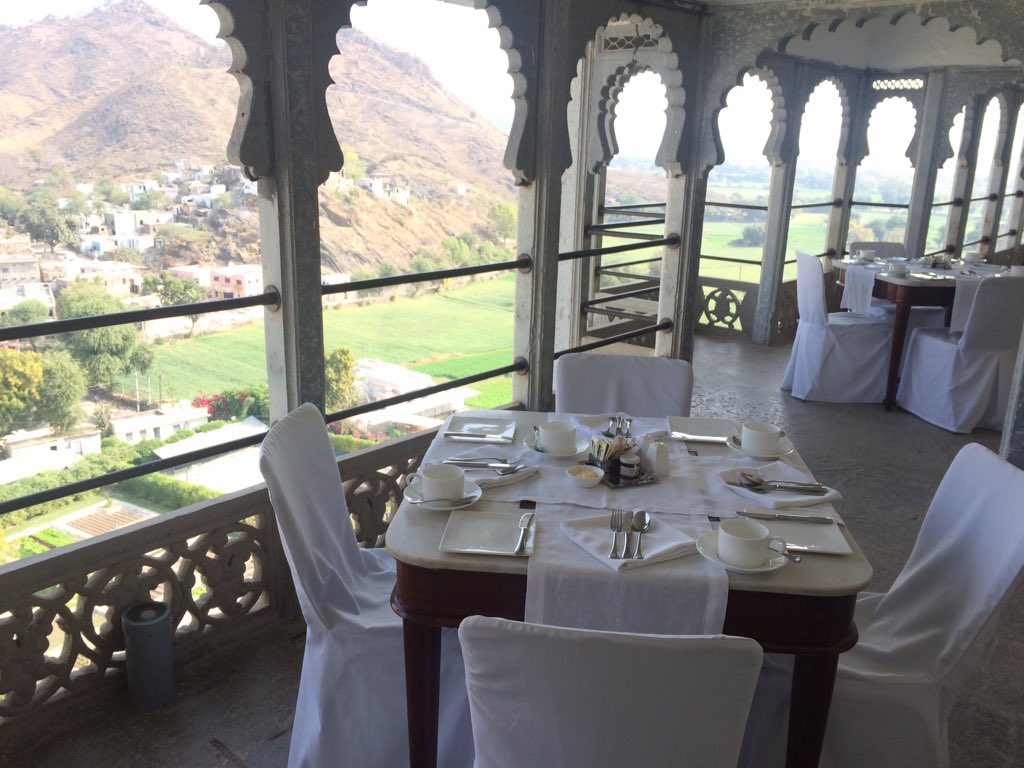 raasdevigarh's tweet photo. #BF at #Darbar courtyard with views of #Delwara and #Aravallis. #Royal treatment to #devigarh #resident #guests https://t.co/8Xu8gSv7Wn