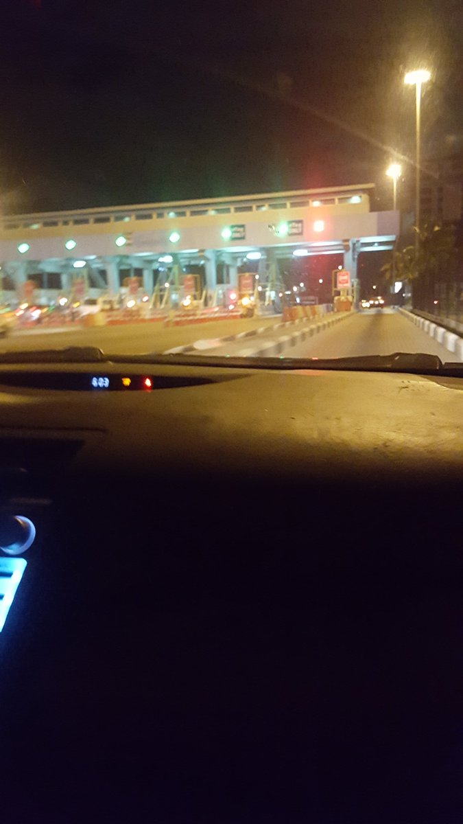 Osi_Suave's tweet photo. Roads are free this morning. On a lighter note if you can't get fuel Request a Uber π #UberWeekWithOsi https://t.co/acl9E6BJGF