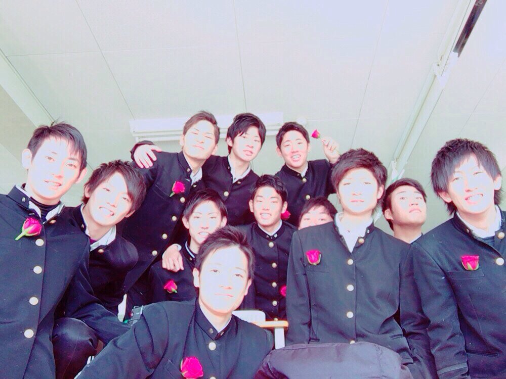 kk12032's tweet photo. 卒業しました！
P3でよかったです！
いままでありがとうございました。 https://t.co/bzInoIqB8C
