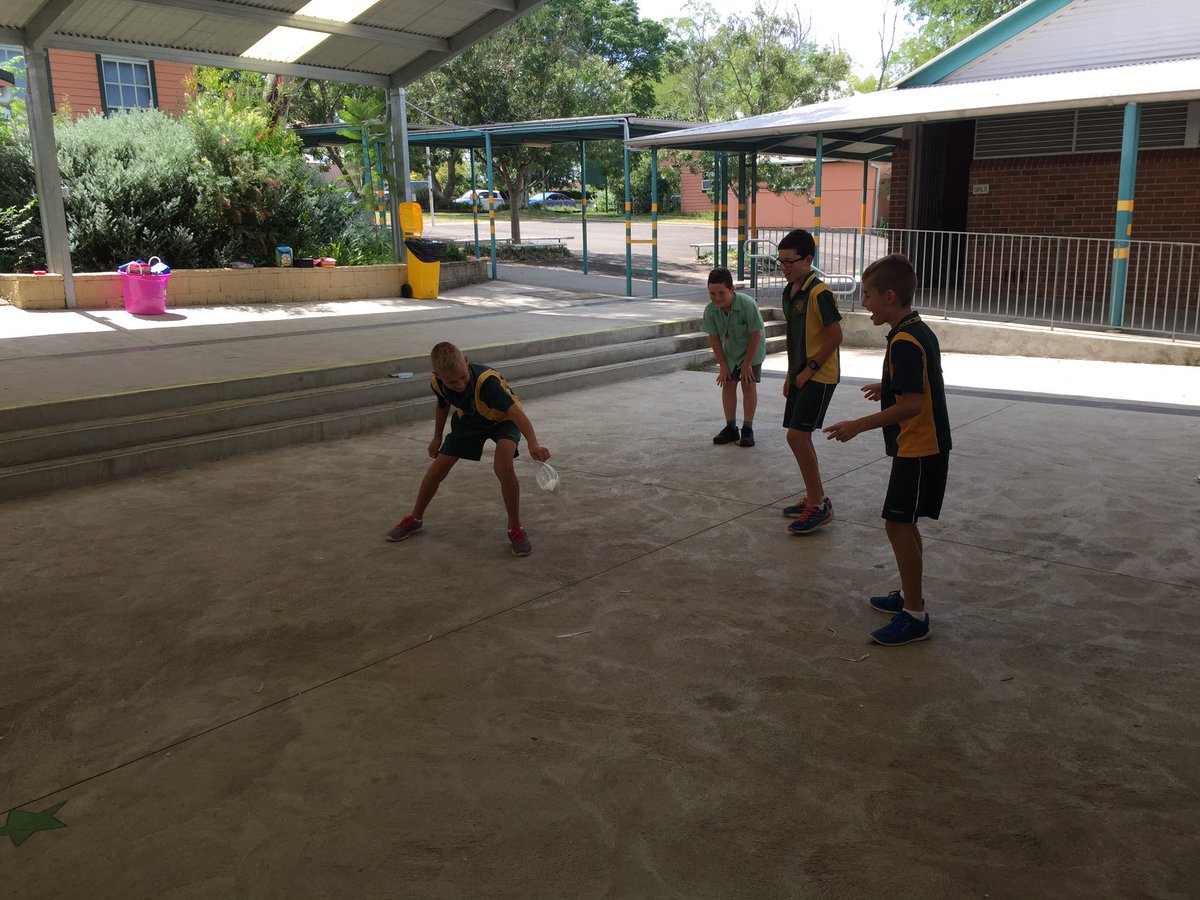 peterwshearer's tweet photo. Science time at cobbitty ps @d_shearer @dawndallas1 #56S2016 https://t.co/hISBKCEWFY