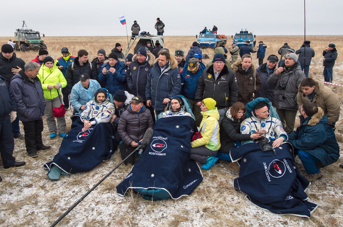 Space_Station's tweet photo. .@StationCDRKelly breathes fresh for the first time in nearly a year. Photos: https://t.co/Ddu0CVhykg #YearInSpace https://t.co/W06hepuQeV