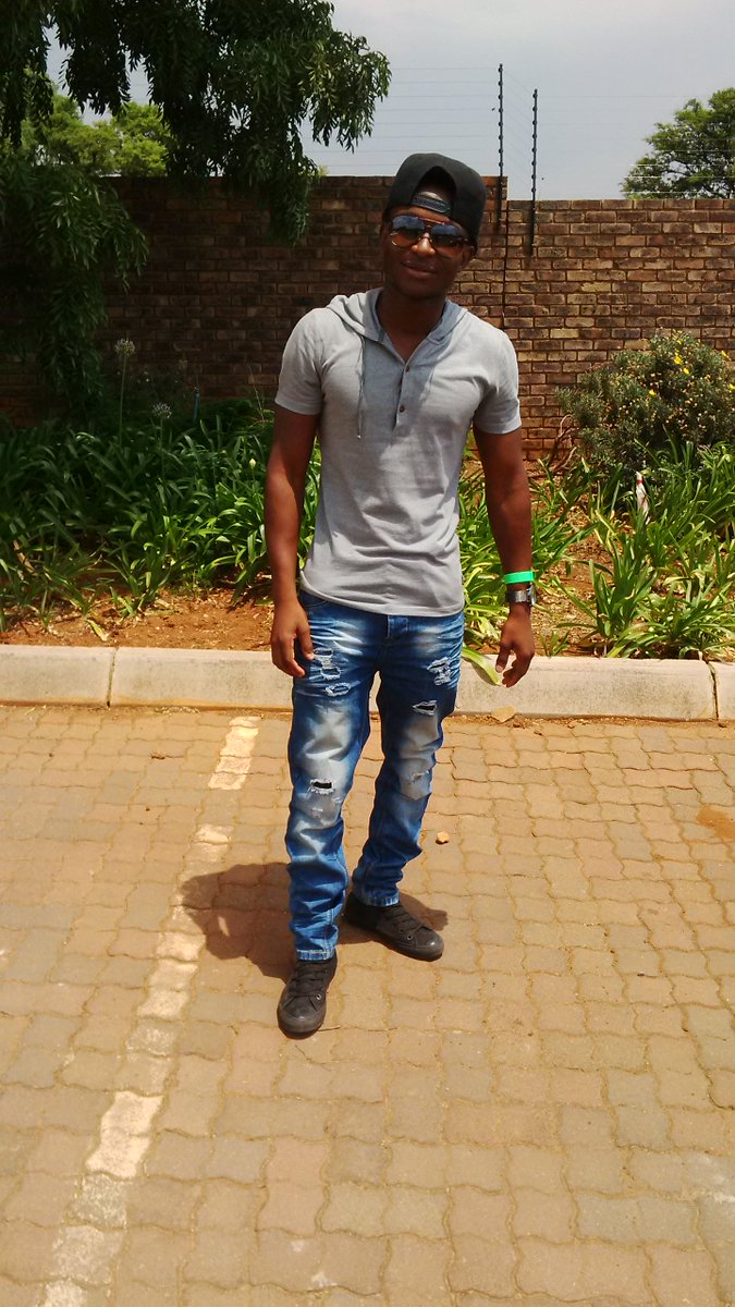 izzyflake's tweet image. Blackboy fly