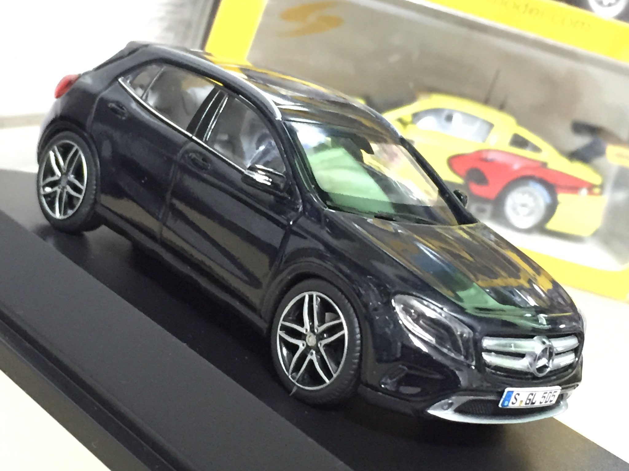 メルセデスベンツ GLA X156 モデルカー ミニカー 1:43 純正 絶版品 メルセデスベンツ GLA X156 モデルカー ミニカー 1:43 純正 絶版品