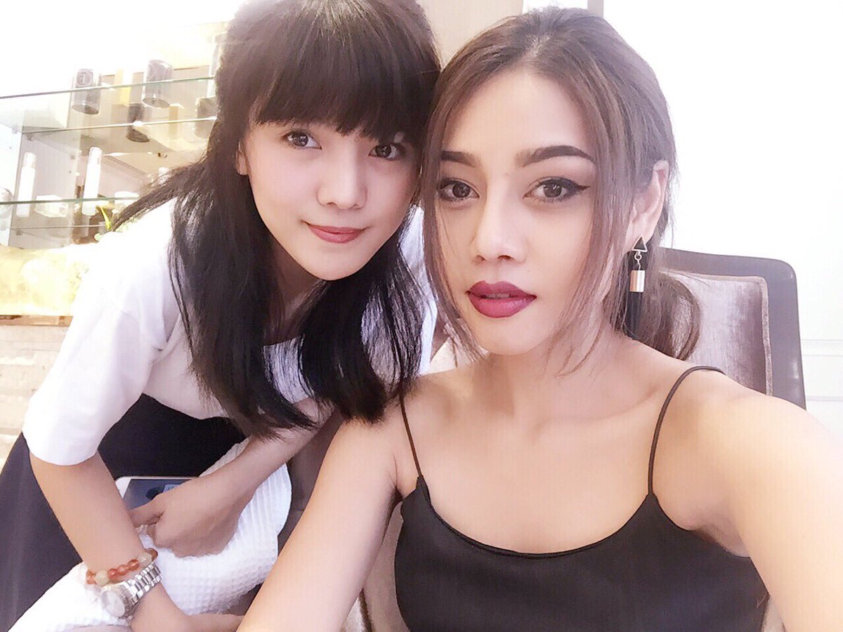 bebey_chya's tweet photo. คุณแม่ลิลลี่เมืองไทย😂❤️ https://t.co/F2lOr0AcSj