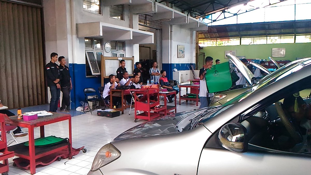 Lomba otomotif kloter terakhir.Mana semangatnya!!!