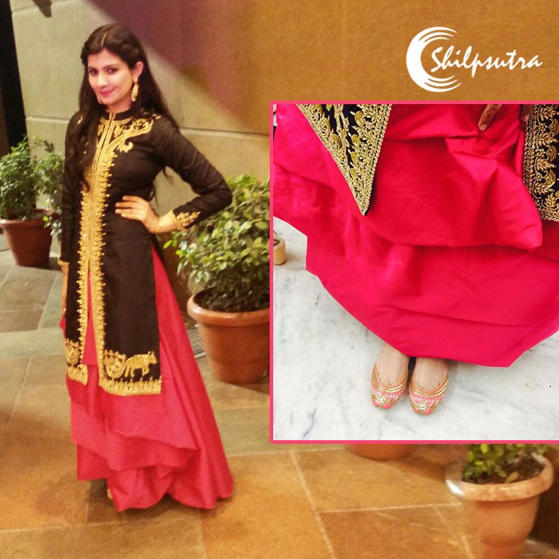 Shilpsutra's tweet photo. Love from our another ❤️ pretty customer poses in Shilpsutra's embroidered #jutti's &amp; designer #apparel. https://t.co/IUdM2f9By8