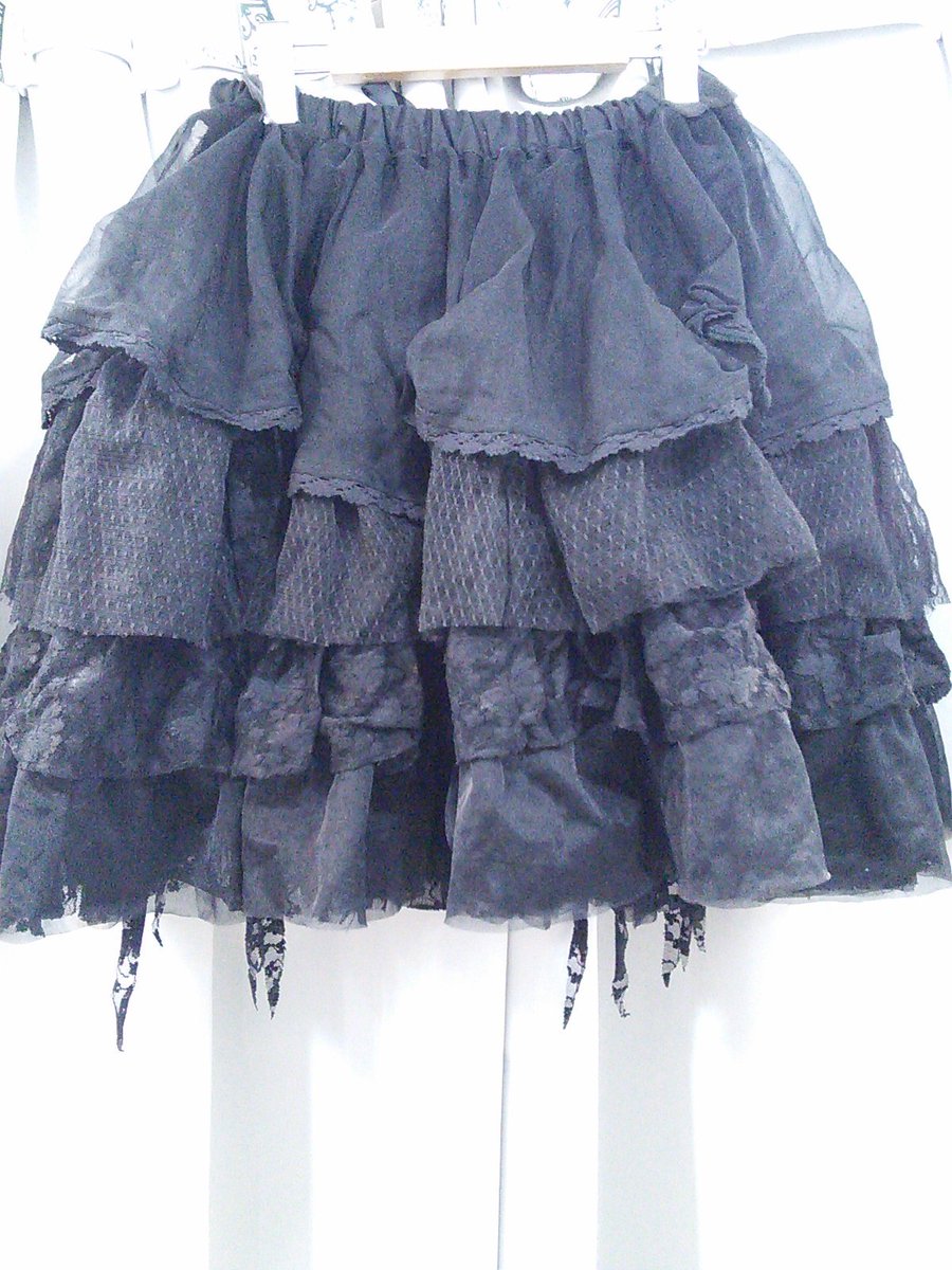 Closetchild池袋店 Frill入荷 チュール レースティアードスカート 4 800 着用感 フロントウエストお汚れあり ゴムねじれあり T Co 52gehlqkni