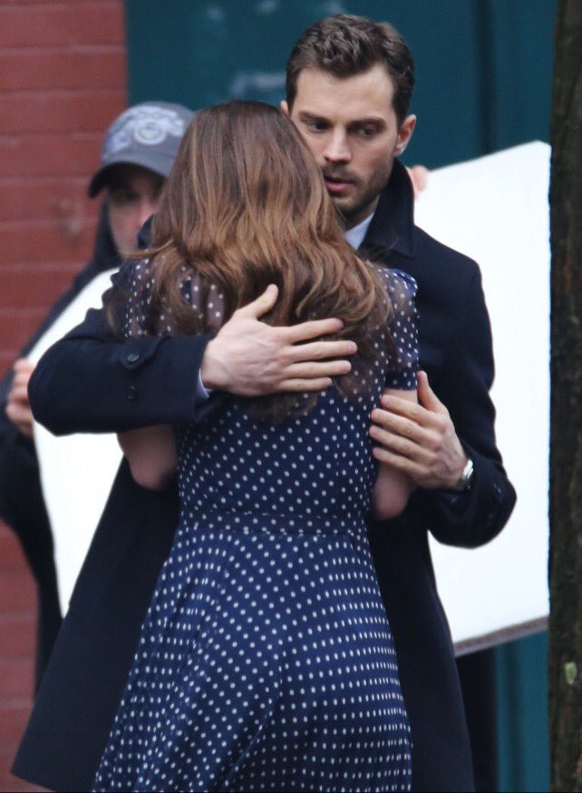 TheFALLFans's tweet photo. Jamie, looking good on the set of Fifty Shades yesterday. https://t.co/j5xVXHLI5W