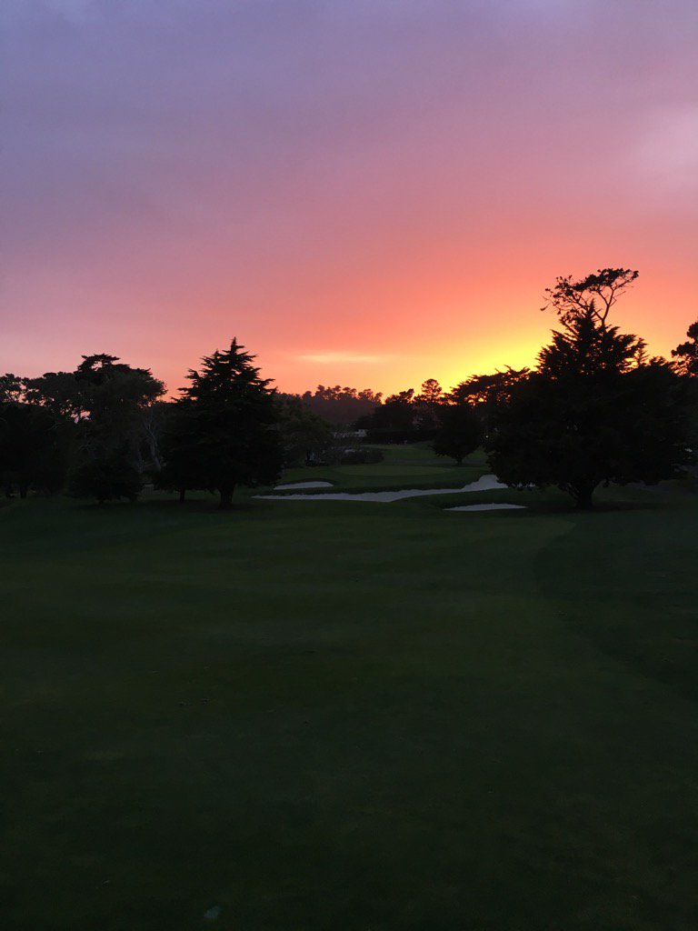fishpebble's tweet photo. @shanebacon 16 showing the love! Best hole at pebble. https://t.co/KN1g1GgUuv
