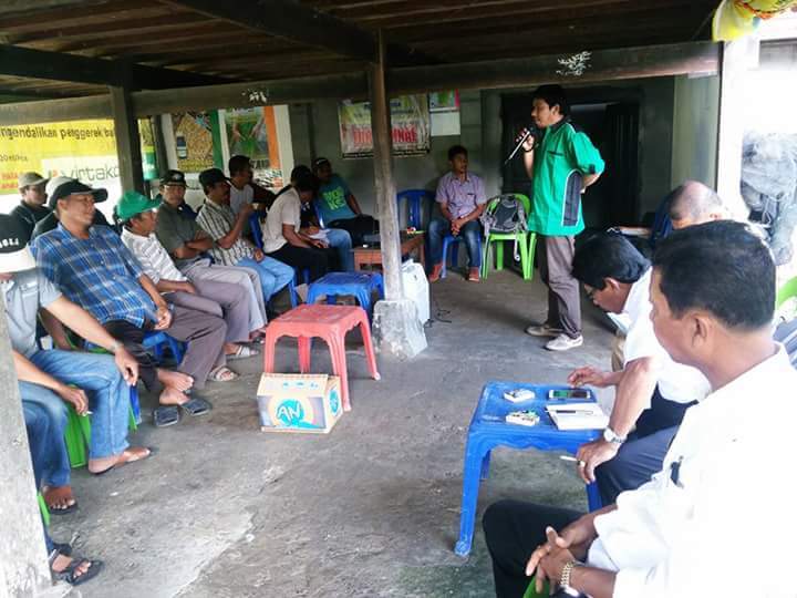 UchuPinrang's tweet photo. Pelatihan Penyemprotan sekaligus perhitungan anakan produktif @Batticelebes @muisjie @SyngentaID @irpangarut https://t.co/UgYqa6BrS7