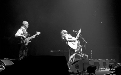 QMDA_AU's tweet photo. Live Photography finalist:
Leanne Tennant, Leanne Tennant supports Cold Chisel 
Photographer: Shay Rampal https://t.co/3VipjZ9UO5