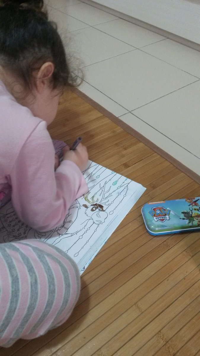 merea79's tweet image. Buongiorno così...con colori e bambina malata...😐
#febbre #mamma #bimbi