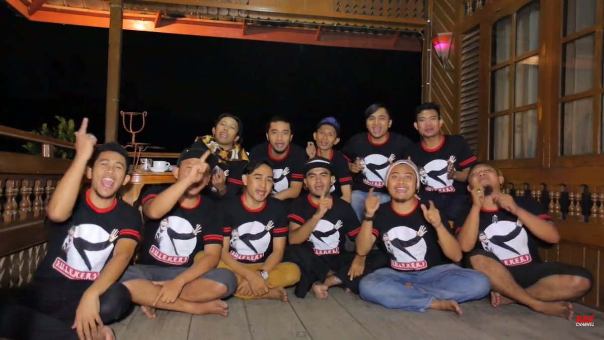 ulfa_prikitiw's tweet photo. @rizky_febian dpt hbd dr @se_percussion @newsuleprikitiw @ariehensem @ajunidih83 @ikoqdiky @rhekatriana @awonks83 https://t.co/3OFJSH0ZwD
