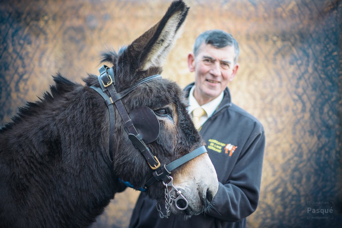 Portrait du jour au #SIA2016 dans la série photos « Métiers à tisser » sur France 3
-> francetv.in/MetiersATisser