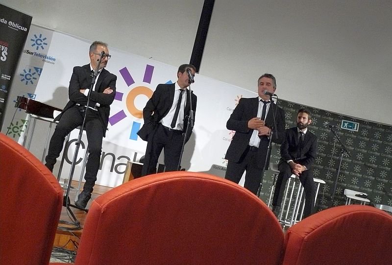 .<a href="/LaMiradaOblicua/">LaMiradaOblicua</a> producirá un documental sobre los "#25añosdeagropop" de <a href="/chanclasoficial/">No Me Pises Que Llevo Chanclas</a> ow.ly/YYvk5