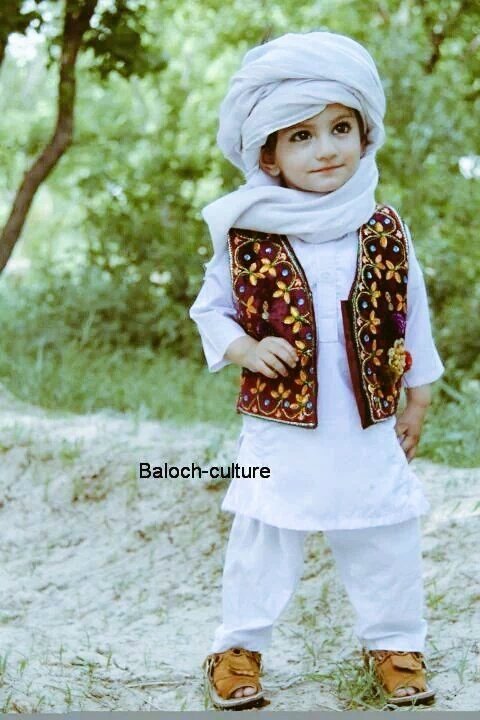BalochHawk's tweet photo. A beautiful baloch kid in tradtional dress
#BalochCultureDay https://t.co/vp9FzDdK1a